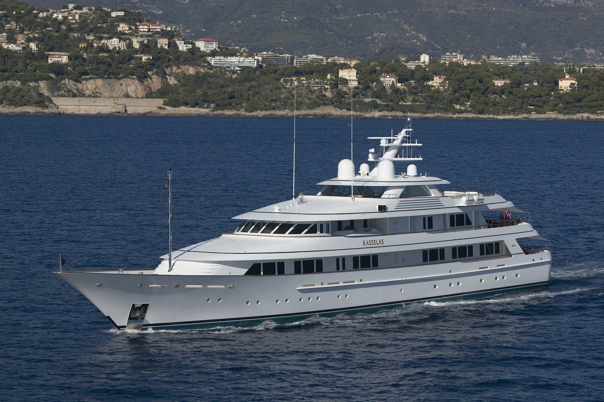 Yacht NEW HAMPSHIRE, a Feadship Superyacht CHARTERWORLD Luxury